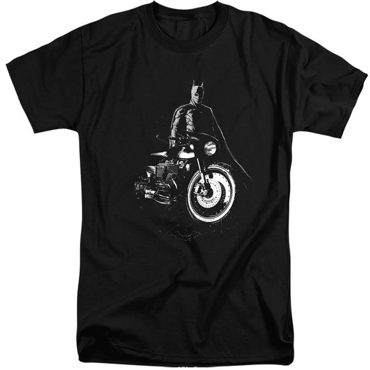 THE BATMAN : AND HIS MOTORCYCLE ADULT TALL FIT SHORT SLEEVE Black XL
