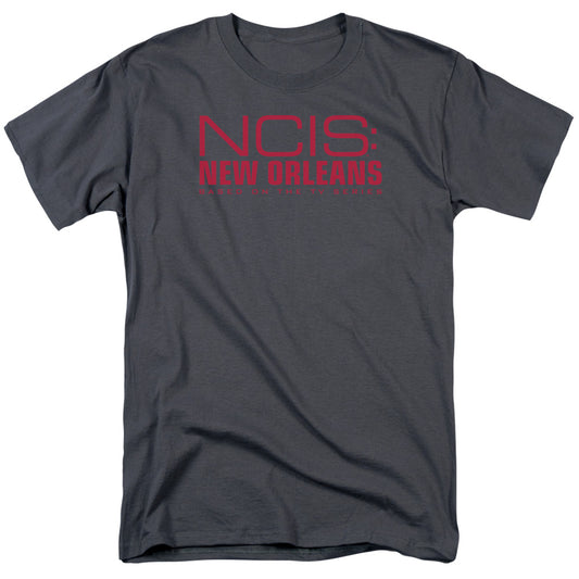NCIS:NEW ORLEANS : LOGO S\S ADULT 18\1 CHARCOAL 5X
