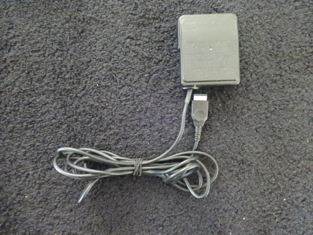 Nintendo AGS-002 Game Boy Advance SP AC Power Adapter