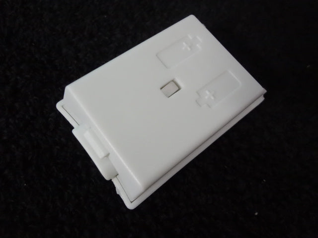 Microsoft Xbox 360 White Battery Cover Replacement